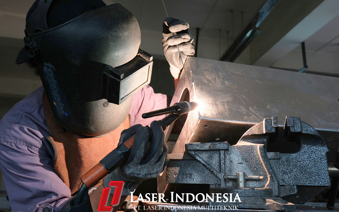 Expert TIG aluminum welding.